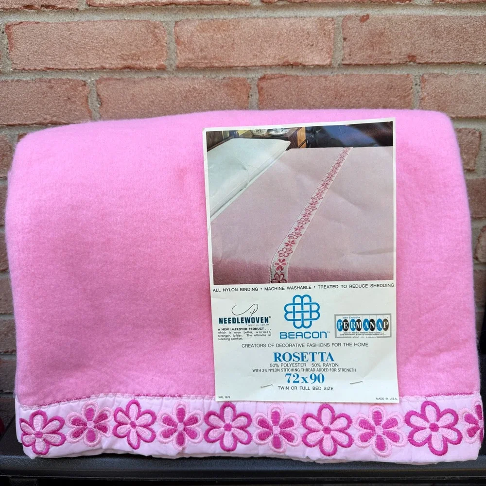 VTG Beacon Rosetta Pink Blanket Twin Full Floral Satin Trim Needlewoven NOS USA